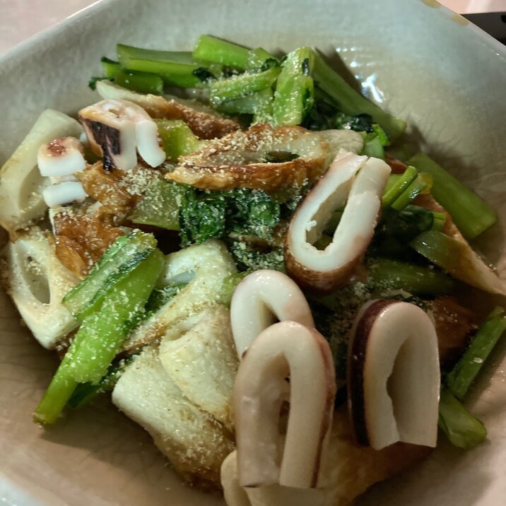 イカ、小松菜、ちくわの炒め物